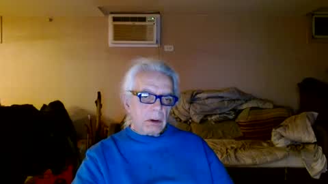 Snapshot of tom112292014 chatting on 01/28/25, 04:50 tom112292014 online show from 01/28/25, 04:50