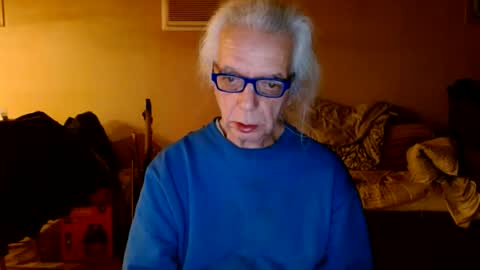Snapshot of tom112292014 chatting on 02/09/25, 10:43 tom112292014 online show from 02/09/25, 10:43