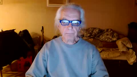 Snapshot of tom112292014 chatting on 02/19/25, 05:05 tom112292014 online show from 02/19/25, 05:05