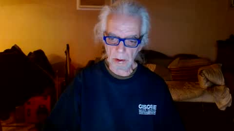 Snapshot of tom112292014 chatting on 03/08/25, 05:17 tom112292014 online show from 03/08/25, 05:17