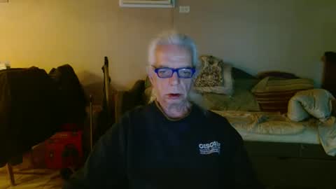 Snapshot of tom112292014 chatting on 03/10/25, 12:15 tom112292014 online show from 03/10/25, 12:15
