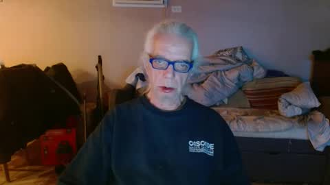 Snapshot of tom112292014 chatting on 03/11/25, 12:17 tom112292014 online show from 03/11/25, 12:17