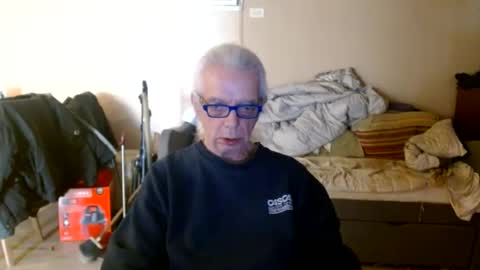 Snapshot of tom112292014 chatting on 03/11/25, 03:23 tom112292014 online show from 03/11/25, 03:23
