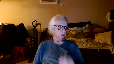 Snapshot of tom112292014 chatting on 10/01/25, 02:28 tom112292014 online show from 10/01/25, 02:28