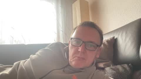 Snapshot of tom6644 chatting on 02/07/25, 12:06 Tom online show from 02/07/25, 12:06