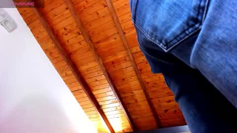   online show from 10/21/25, 12:39