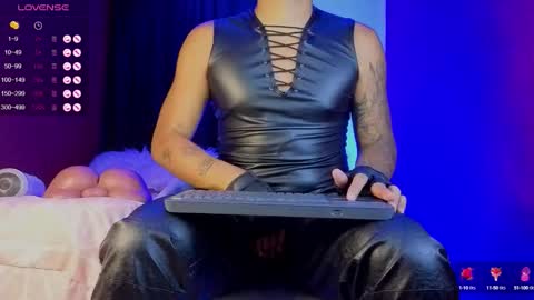 Snapshot of tom_brown12 chatting on 10/01/25, 02:17 Tom online show from 10/01/25, 02:17
