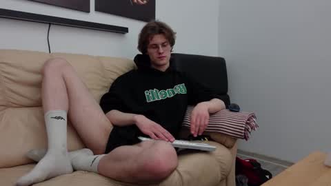 Snapshot of tom_chance chatting on 12/18/24, 10:57 tom online show from 12/18/24, 10:57