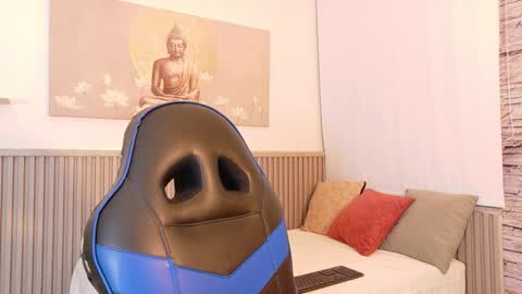 Tom muscle1 online show from 11/20/25, 12:05