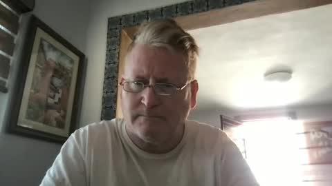 Hola online show from 02/05/25, 06:15