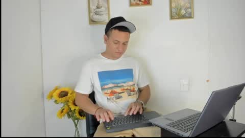 tomasstyl_ online show from 06/02/26, 06:32