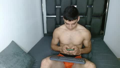 tomaz_18 online show from 04/03/26, 12:52