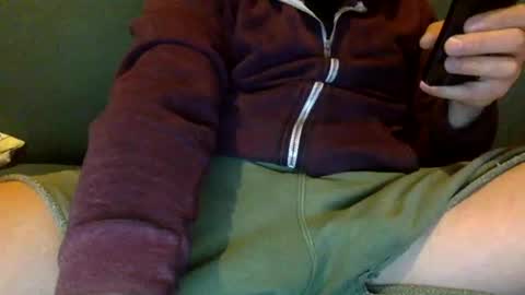 Snapshot of tombi125 chatting on 02/02/25, 05:15 tombi125 online show from 02/02/25, 05:15