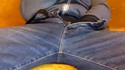 Snapshot of tombi125 chatting on 10/09/25, 04:38 tombi125 online show from 10/09/25, 04:38