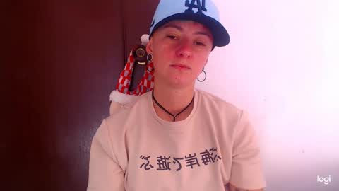 Snapshot of tomboyblue chatting on 12/04/24, 08:40 Blue online show from 12/04/24, 08:40