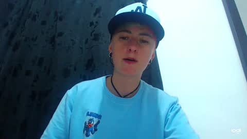 Snapshot of tomboyblue chatting on 12/06/24, 09:21 Blue online show from 12/06/24, 09:21