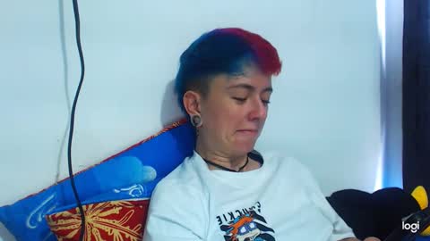 Snapshot of tomboyblue chatting on 12/18/24, 03:55 Blue online show from 12/18/24, 03:55