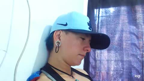 Snapshot of tomboyblue chatting on 12/21/24, 03:31 Blue online show from 12/21/24, 03:31