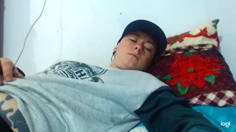 Snapshot of tomboyblue chatting on 01/03/25, 02:43 Blue online show from 01/03/25, 02:43