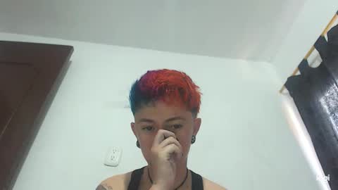 Snapshot of tomboyblue chatting on 01/12/25, 10:12 Blue online show from 01/12/25, 10:12