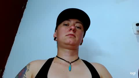 Snapshot of tomboyblue chatting on 01/24/25, 01:45 Blue online show from 01/24/25, 01:45
