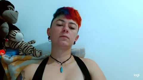 Snapshot of tomboyblue chatting on 02/09/25, 03:01 Blue online show from 02/09/25, 03:01