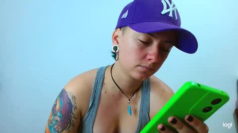 Snapshot of tomboyblue chatting on 02/20/25, 02:02 Blue online show from 02/20/25, 02:02