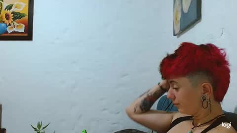 Snapshot of tomboyblue chatting on 02/25/25, 09:35 Blue online show from 02/25/25, 09:35