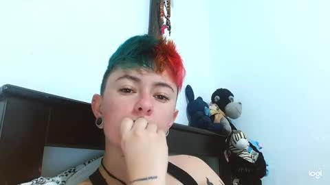 Snapshot of tomboyblue chatting on 03/04/25, 12:33 Blue online show from 03/04/25, 12:33