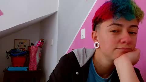 Snapshot of tomboyblue chatting on 10/18/25, 01:45 Blue online show from 10/18/25, 01:45