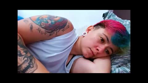 Snapshot of tomboyblue chatting on 10/24/25, 04:58 Blue online show from 10/24/25, 04:58