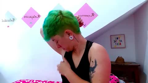 Snapshot of tomboyblue chatting on 10/29/25, 01:13 Blue online show from 10/29/25, 01:13