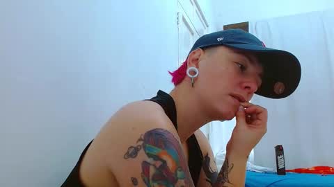 Snapshot of tomboyblue chatting on 11/21/25, 12:37 Blue online show from 11/21/25, 12:37