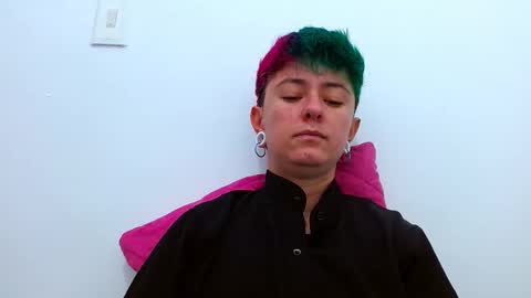 Snapshot of tomboyblue chatting on 11/30/25, 02:32 Blue online show from 11/30/25, 02:32