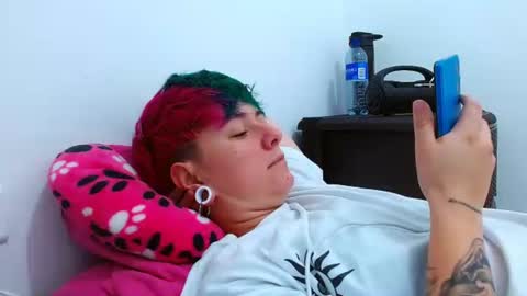 Snapshot of tomboyblue chatting on 12/02/25, 05:08 Blue online show from 12/02/25, 05:08