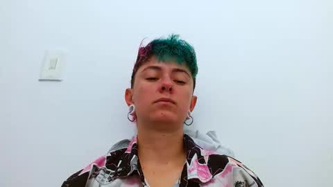 Snapshot of tomboyblue chatting on 12/15/25, 04:22 Blue online show from 12/15/25, 04:22