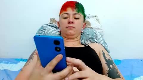 Snapshot of tomboyblue chatting on 01/11/26, 12:43 Blue online show from 01/11/26, 12:43