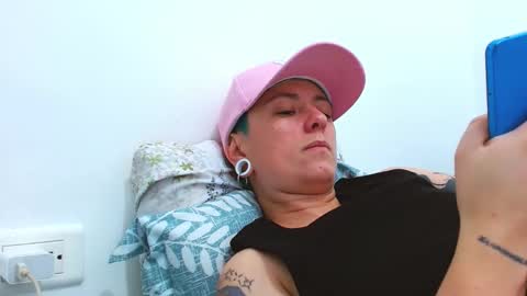 Snapshot of tomboyblue chatting on 02/06/26, 06:11 Blue online show from 02/06/26, 06:11