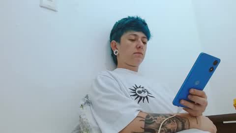 Snapshot of tomboyblue chatting on 02/20/26, 09:04 Blue online show from 02/20/26, 09:04