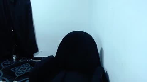 Snapshot of tomboygirl69 chatting on 12/18/25, 09:54 tomboygirl69 online show from 12/18/25, 09:54