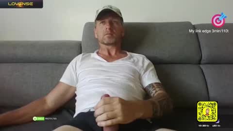 Snapshot of tomhardic chatting on 03/11/25, 07:14 TOM online show from 03/11/25, 07:14