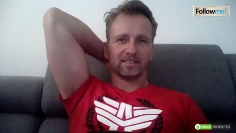 Snapshot of tomhardic chatting on 10/09/25, 10:52 TOM online show from 10/09/25, 10:52