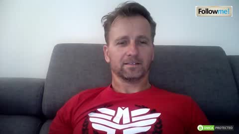 Snapshot of tomhardic chatting on 10/10/25, 11:15 TOM online show from 10/10/25, 11:15