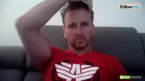 Snapshot of tomhardic chatting on 10/13/25, 07:58 TOM online show from 10/13/25, 07:58