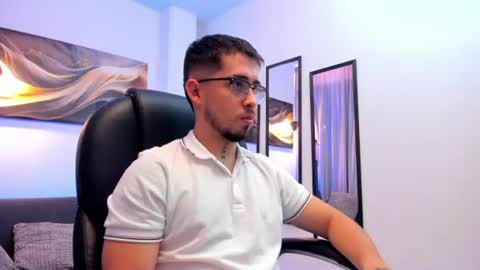 Snapshot of tommas_johnson chatting on 06/19/26, 12:20 Tomas online show from 06/19/26, 12:20