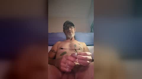 Snapshot of tommgunn25 chatting on 06/12/26, 06:12 tommgunn25 online show from 06/12/26, 06:12