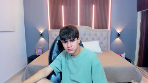 Tommy  online show from 11/25/25, 03:39