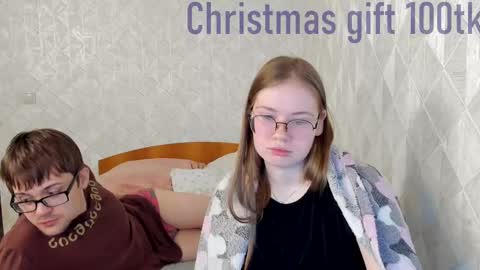 Snapshot of tommy_and_katie chatting on 12/25/24, 10:06 Tommy loves Katie online show from 12/25/24, 10:06