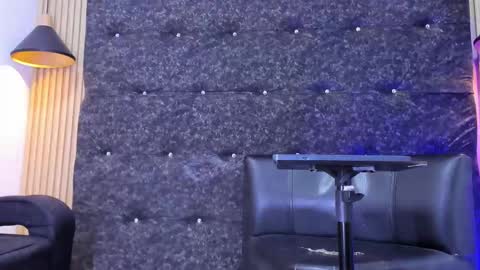 tommy_bigcock19 online show from 11/09/25, 09:24