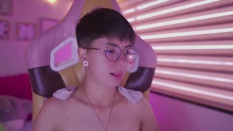 Blue  online show from 06/04/26, 01:17